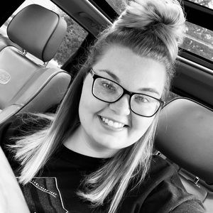 Meet your Posher, Whitney